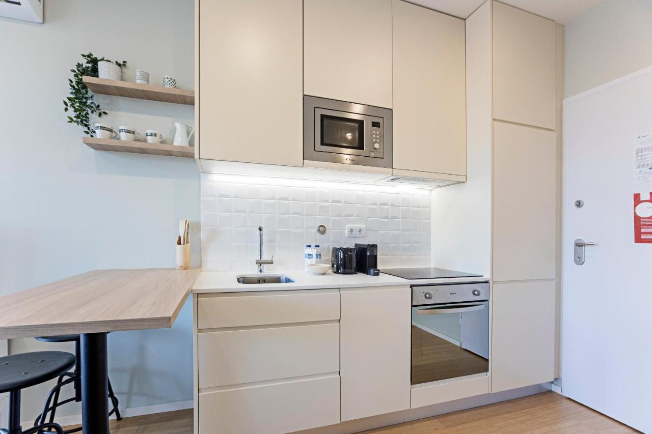 31 Janeiro 157 - Charming 1Br Flat W/ Ac & Balcony By Lovelystay ポルト エクステリア 写真
