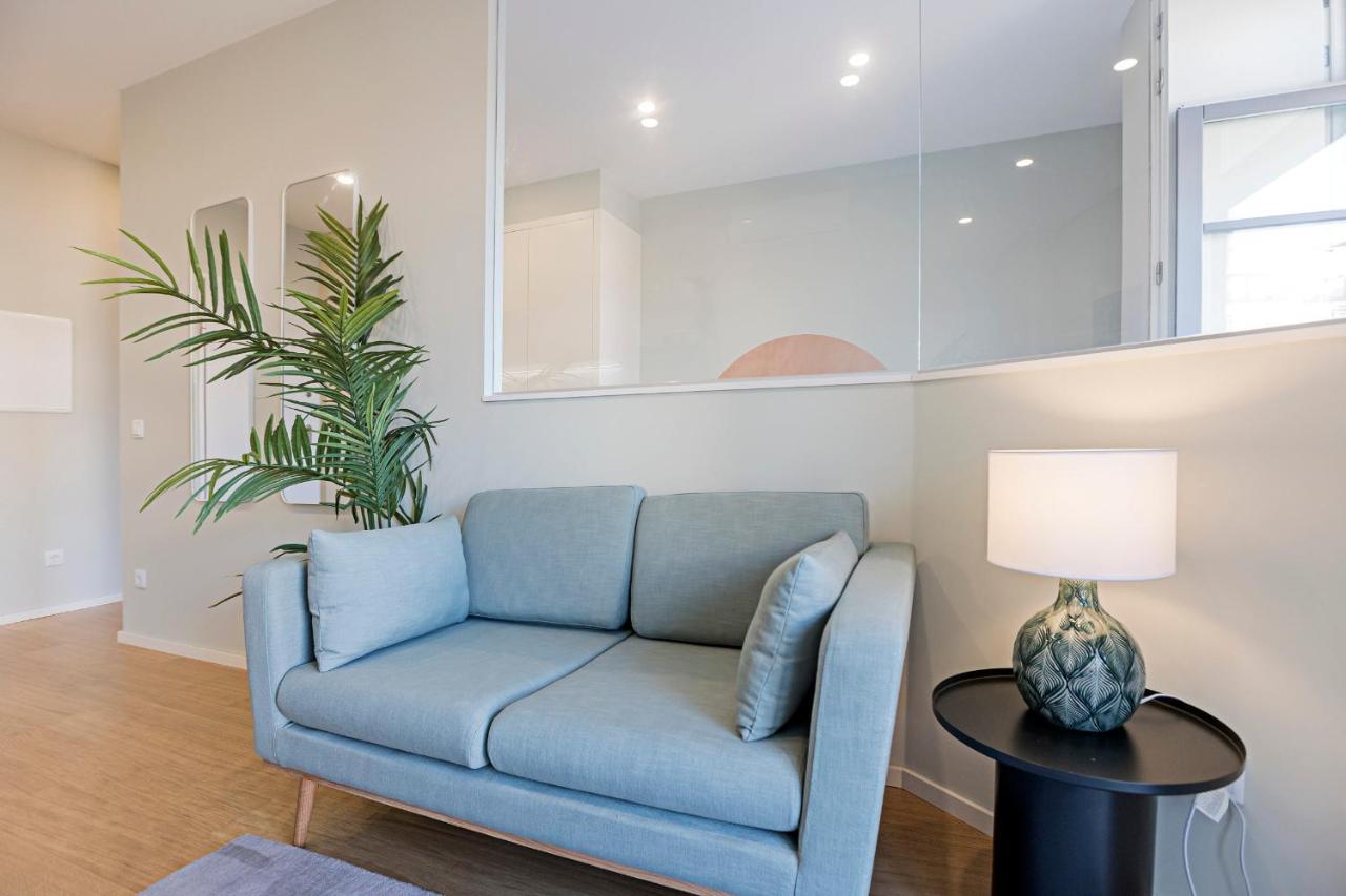 31 Janeiro 157 - Charming 1Br Flat W/ Ac & Balcony By Lovelystay ポルト エクステリア 写真
