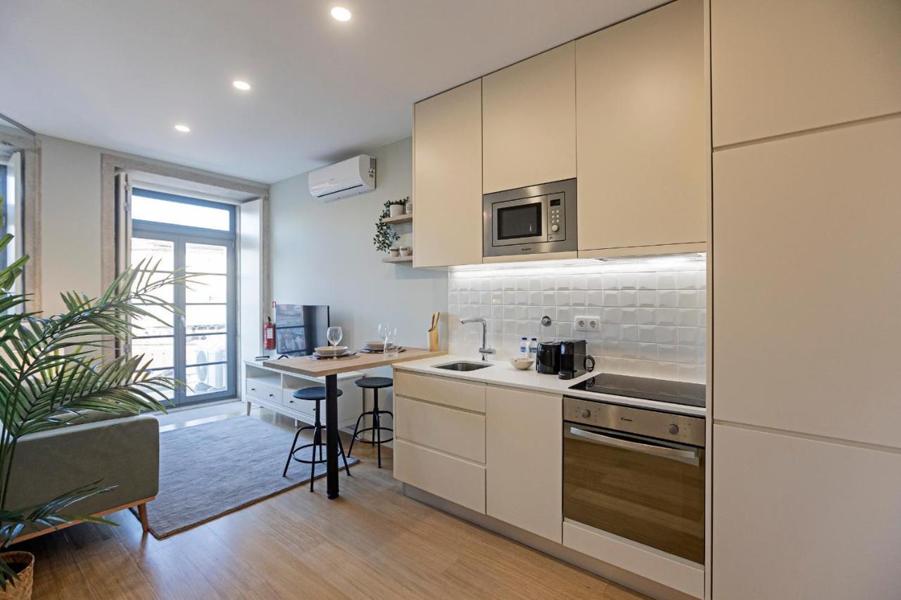 31 Janeiro 157 - Charming 1Br Flat W/ Ac & Balcony By Lovelystay ポルト エクステリア 写真